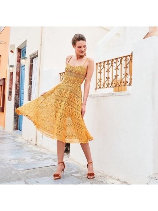 Dress the Population Dresses & Skirts - Dress the Population Brenna Midi Cocktail Dress Honey Yellow Gold Size Medium